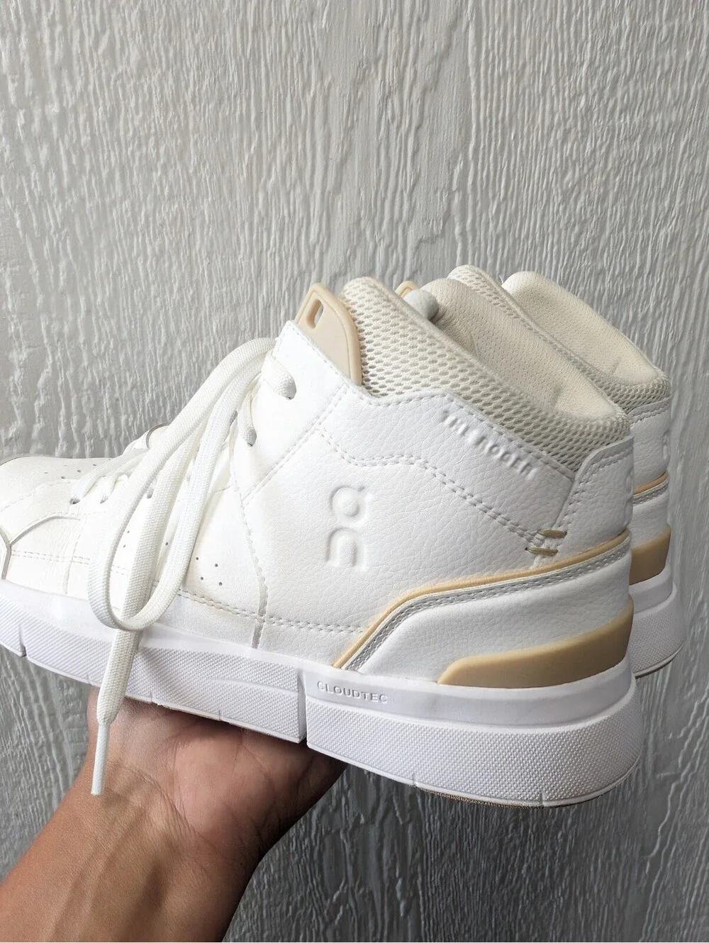 On Cloud The Roger Clubhouse Mid Tennis White Sand Sneakers Shoes Women's 8.5
